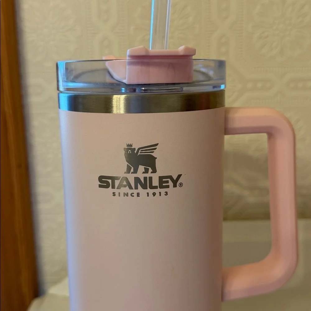 Stanley Blush Pink 40oz Adventure Quencher with Handle - Picture 2 of 5